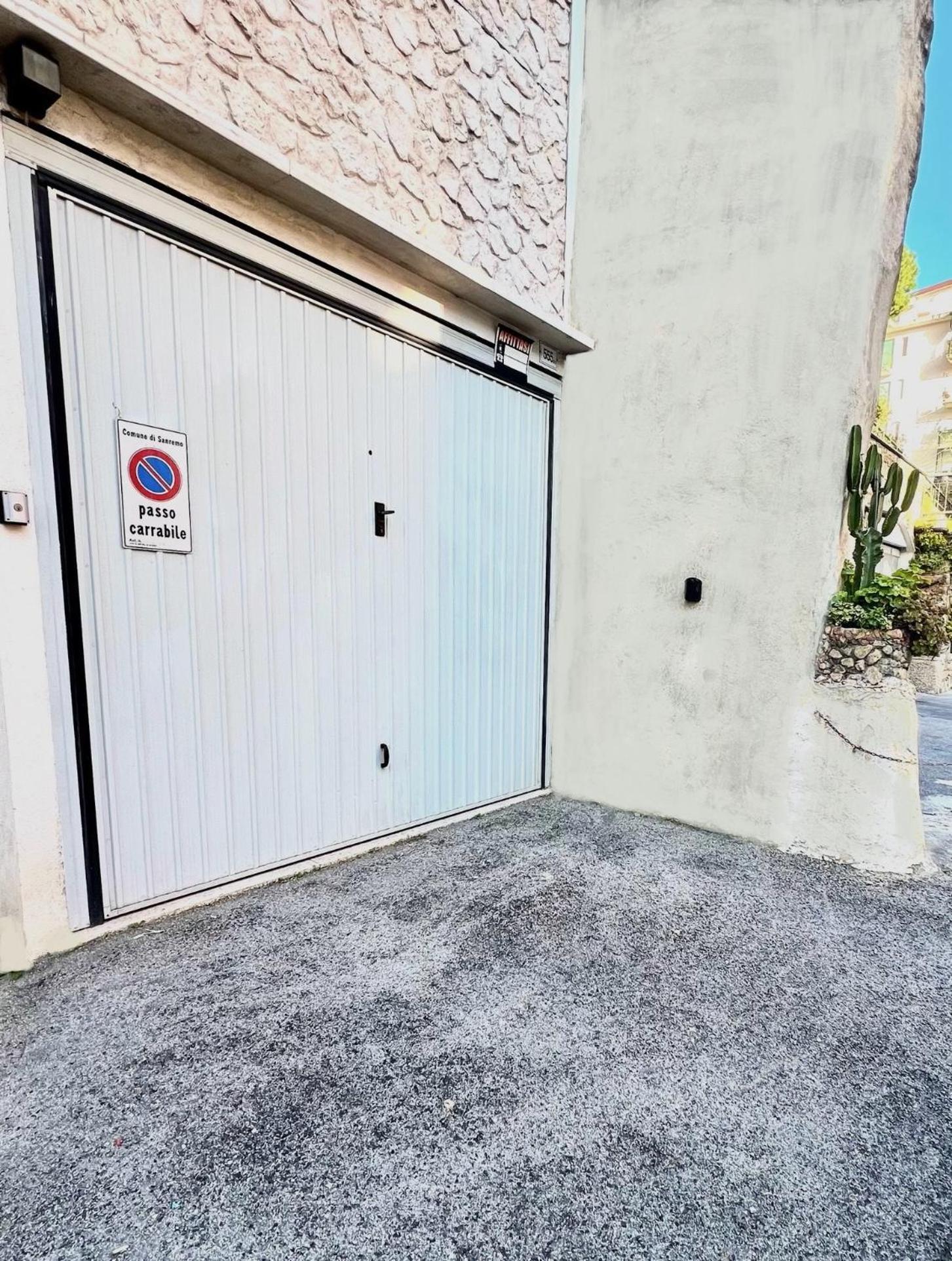 Il Giardino Del Comandante - Trilocale Con Garage Διαμέρισμα Σαν Ρέμο Εξωτερικό φωτογραφία